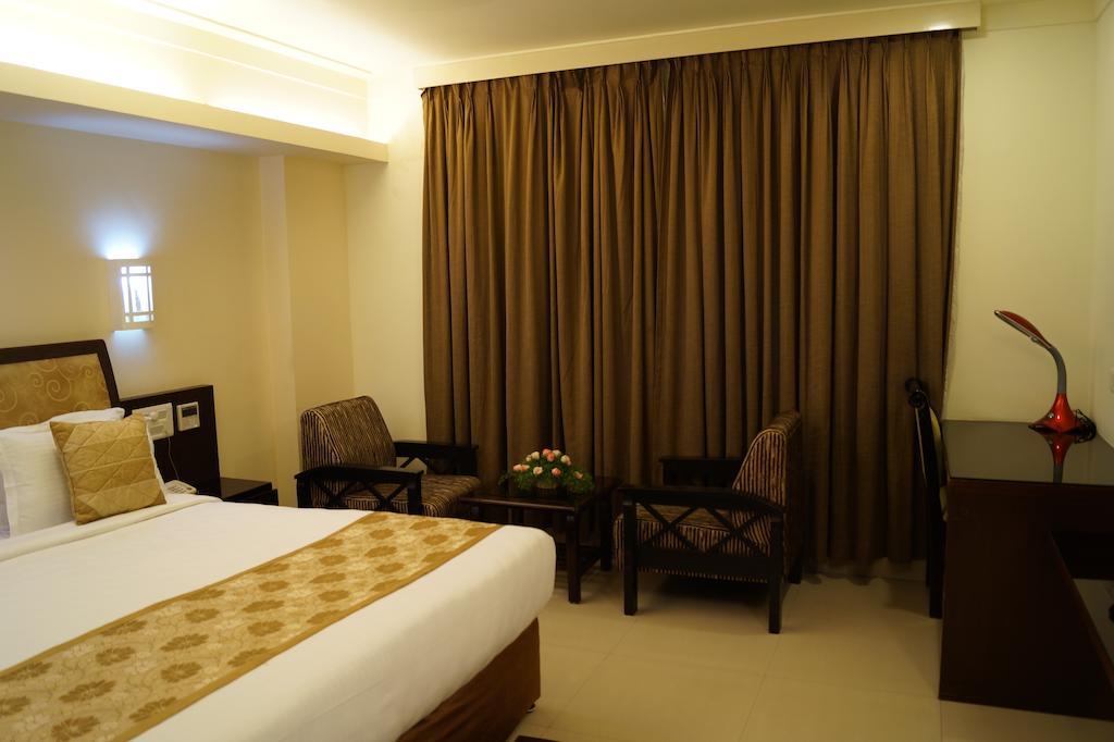 Hotel Budhil Park Visakhapatnam Zimmer foto